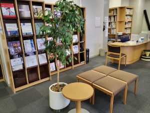 図書室写真-ブラウジングコーナー